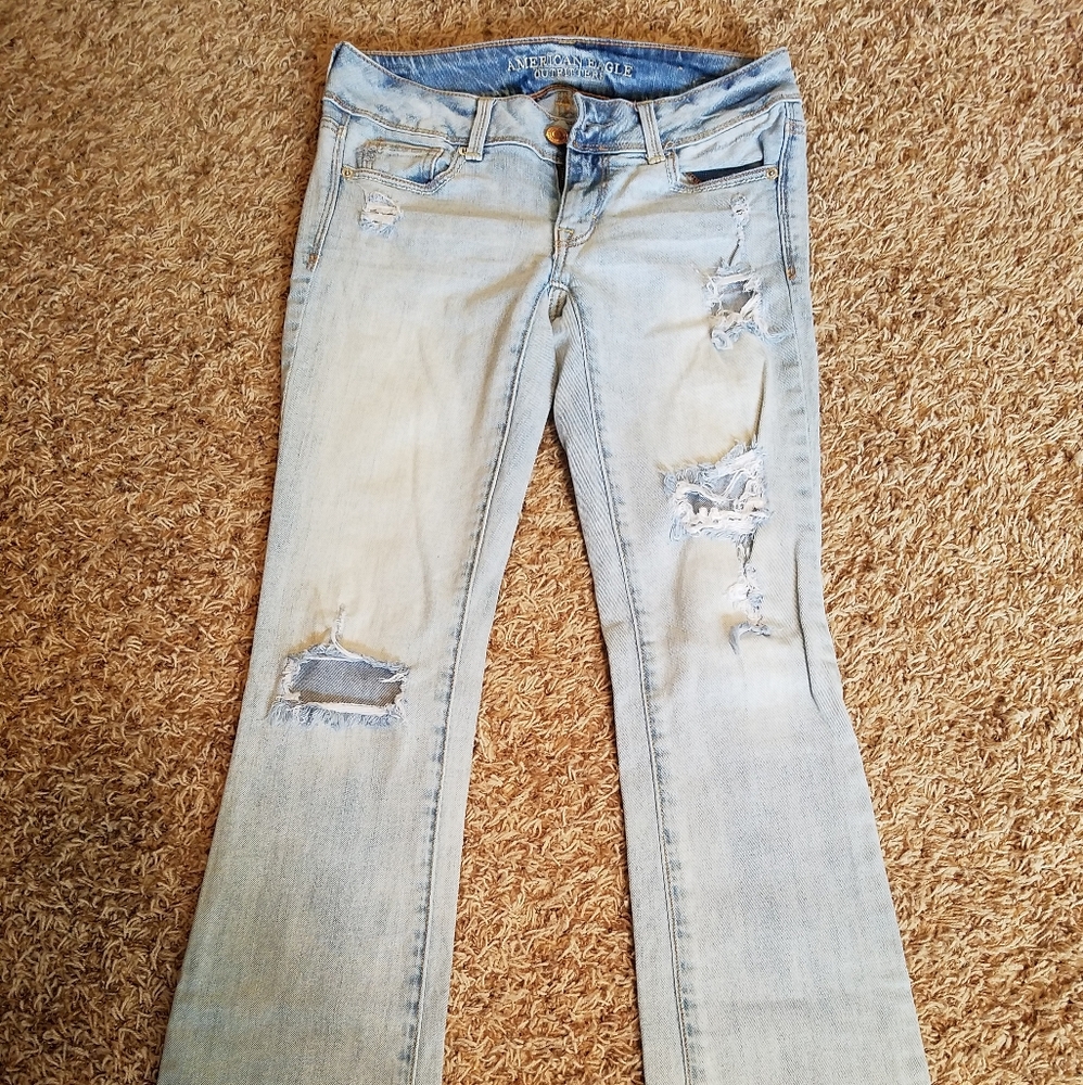 American Eagle jeans sz. 2 DISTRESSED kick boot